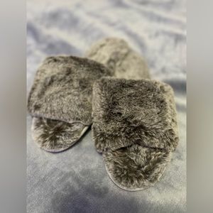 Fur slides/ slippers